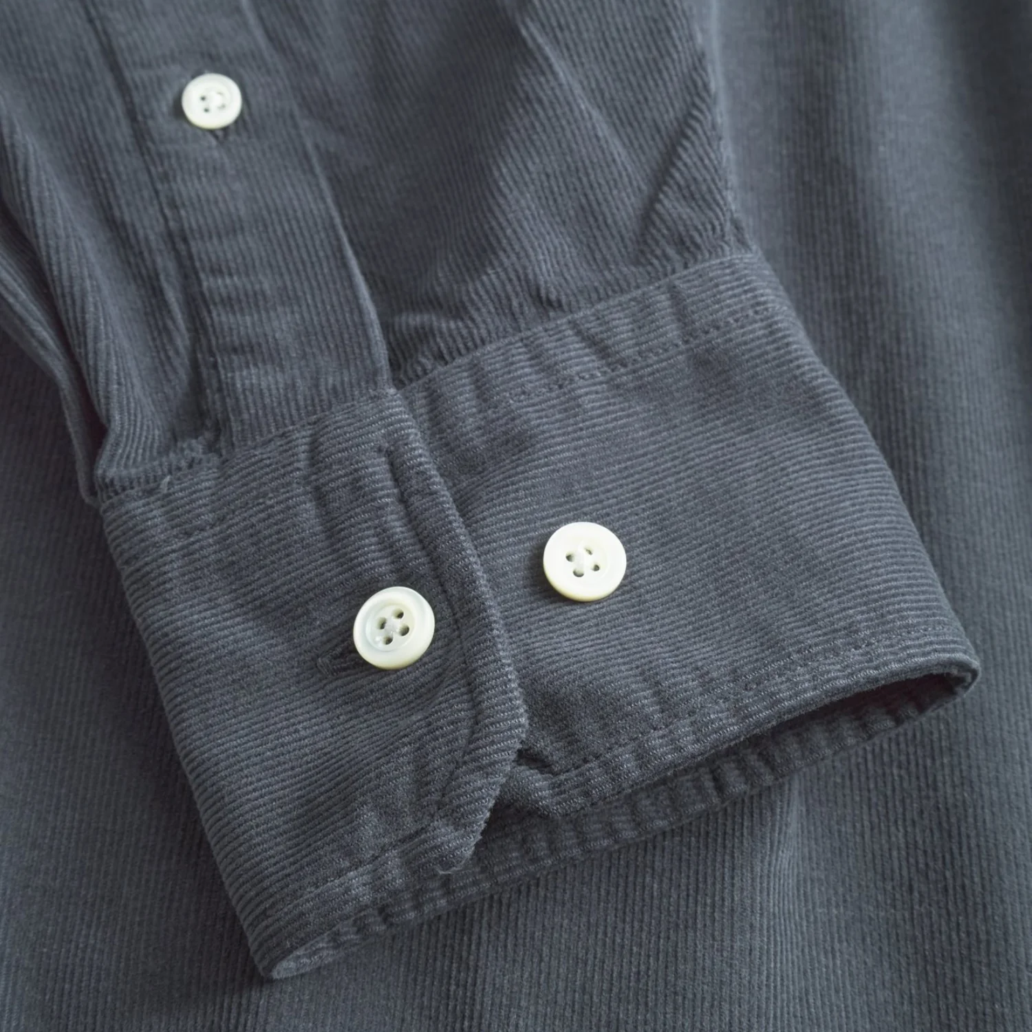 Algot Relaxed Micro Cord Shirt - Graphite - Image 5