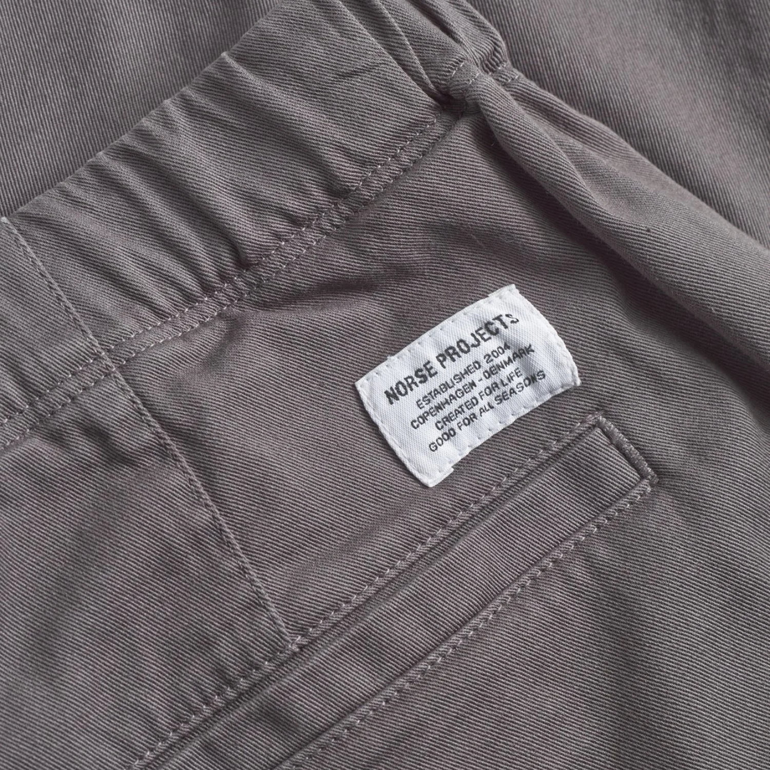 Ezra Relaxed Organic Stretch Twill Trouser - Graphite - Image 4